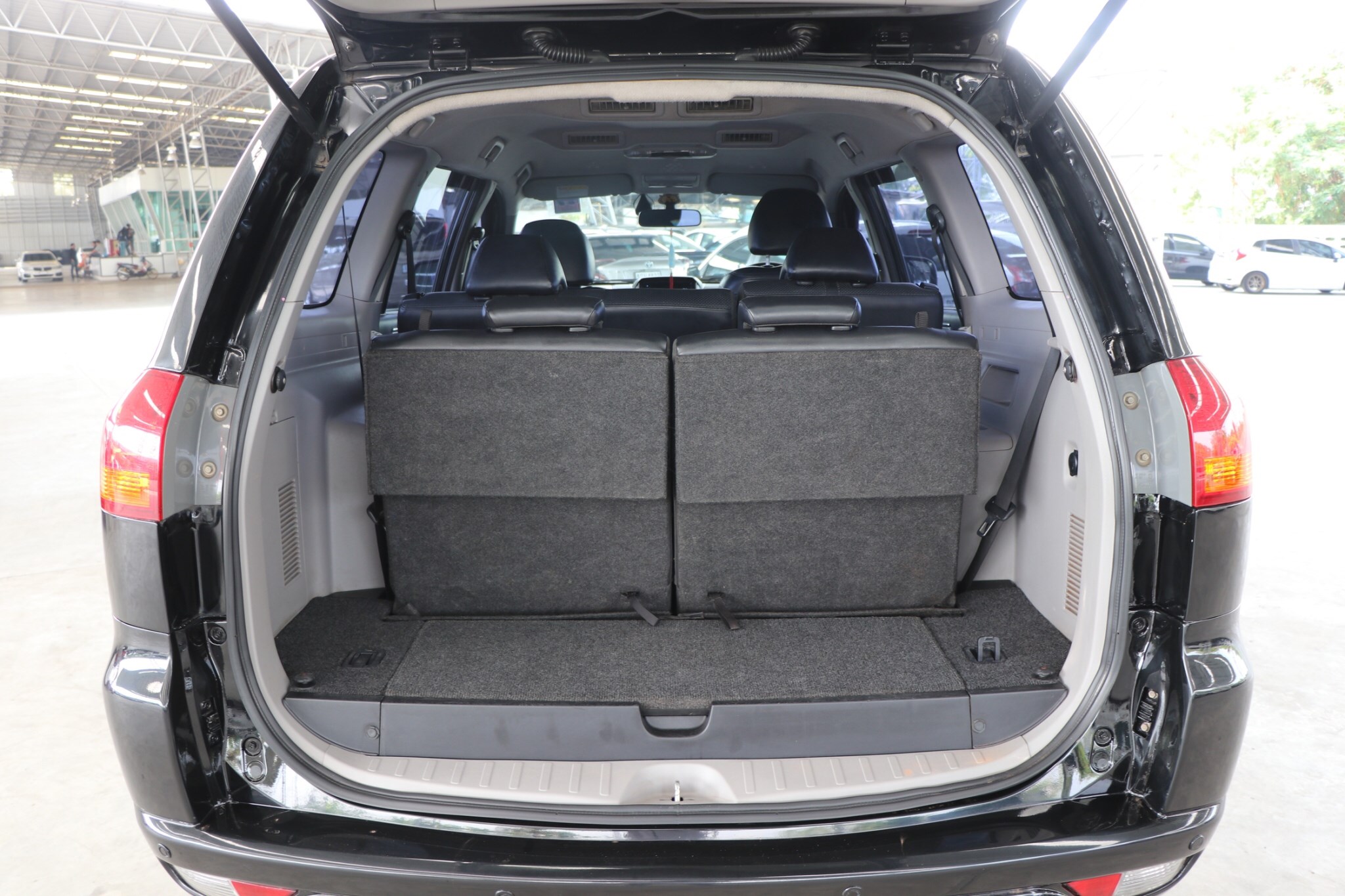 Mitsubishi Pajero Sport ปี 2014 สีดำ (รูปที่ 14)