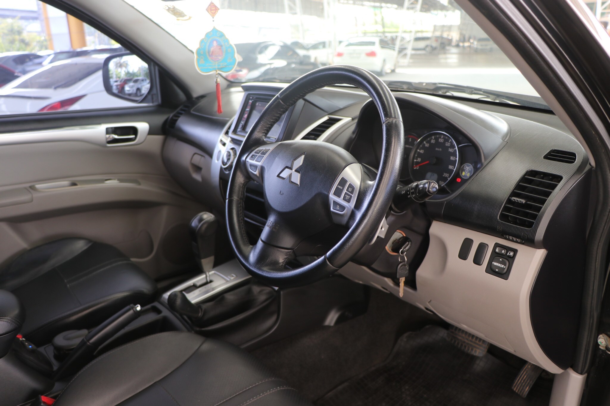 Mitsubishi Pajero Sport ปี 2014 สีดำ (รูปที่ 6)