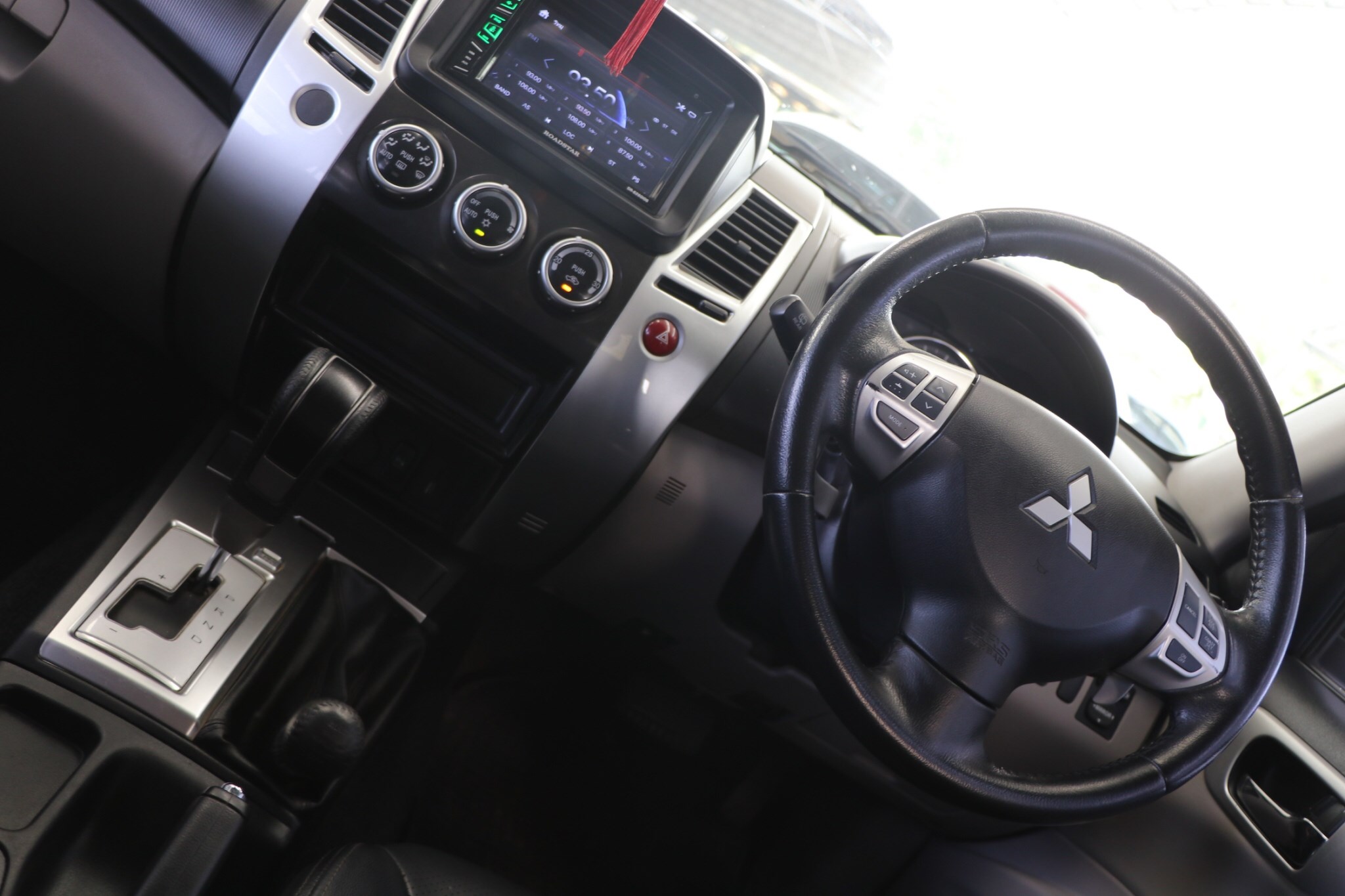 Mitsubishi Pajero Sport ปี 2014 สีดำ