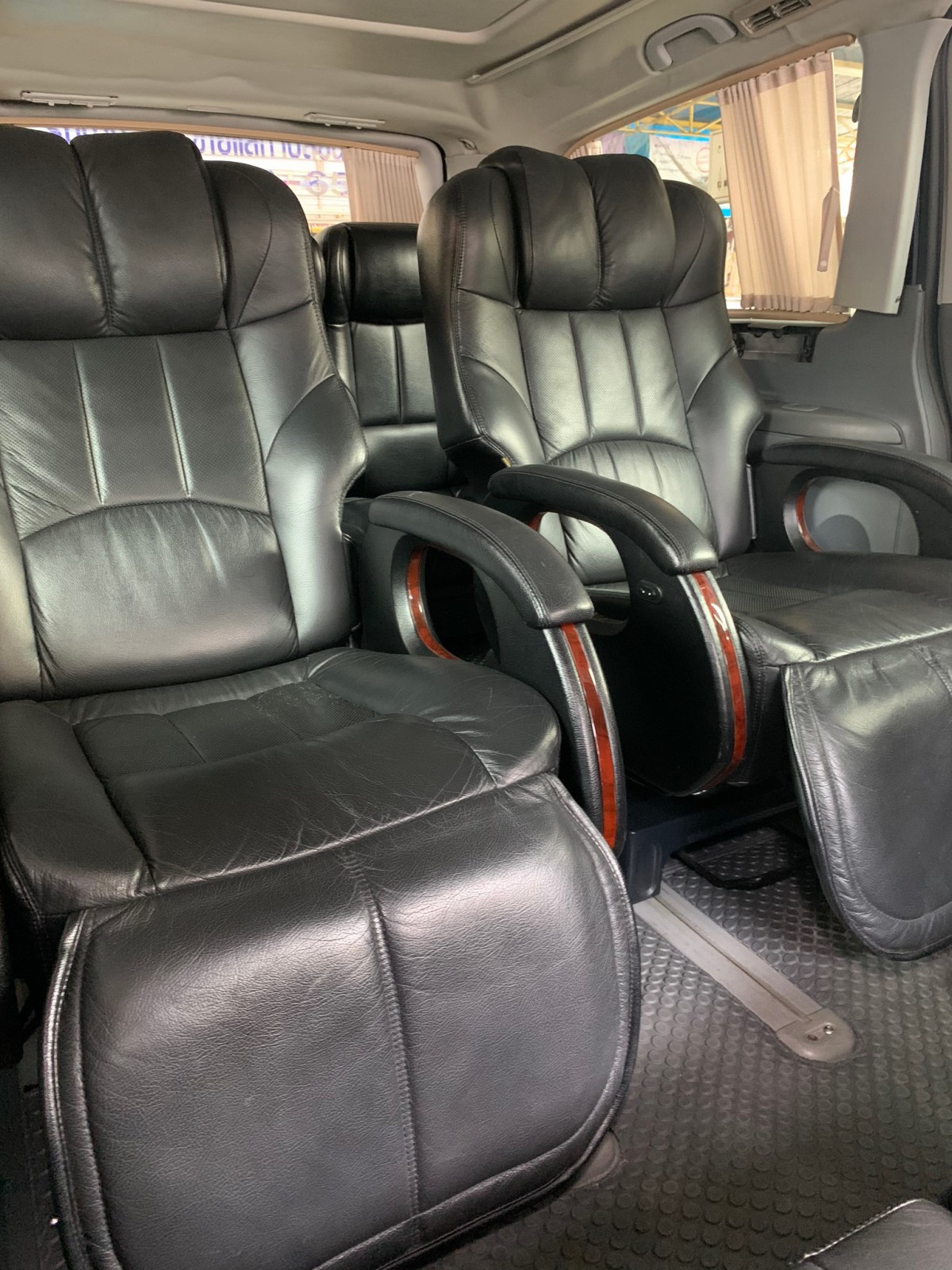 Mercedes-Benz V-Class W639 ปี 2010 สีดำ (รูปที่ 7)