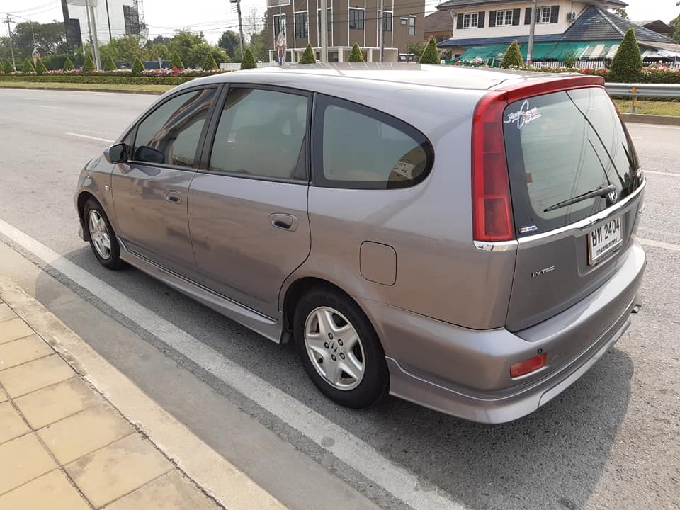 Honda Stream 2.0 สีเทา