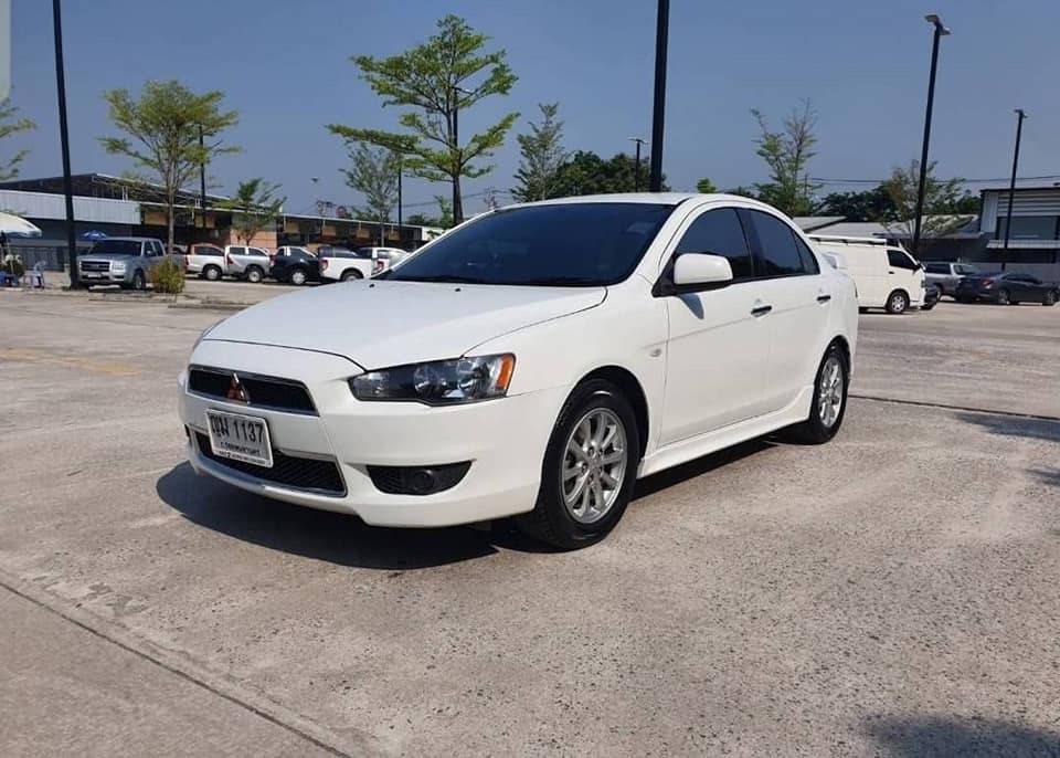 Mitsubishi Lancer EX ปี 2011 สีขาว
