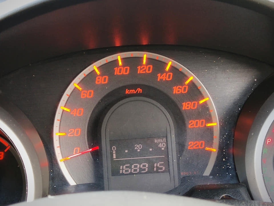Honda Jazz GE ปี 2010 สีเหลือง (รูปที่ 8)
