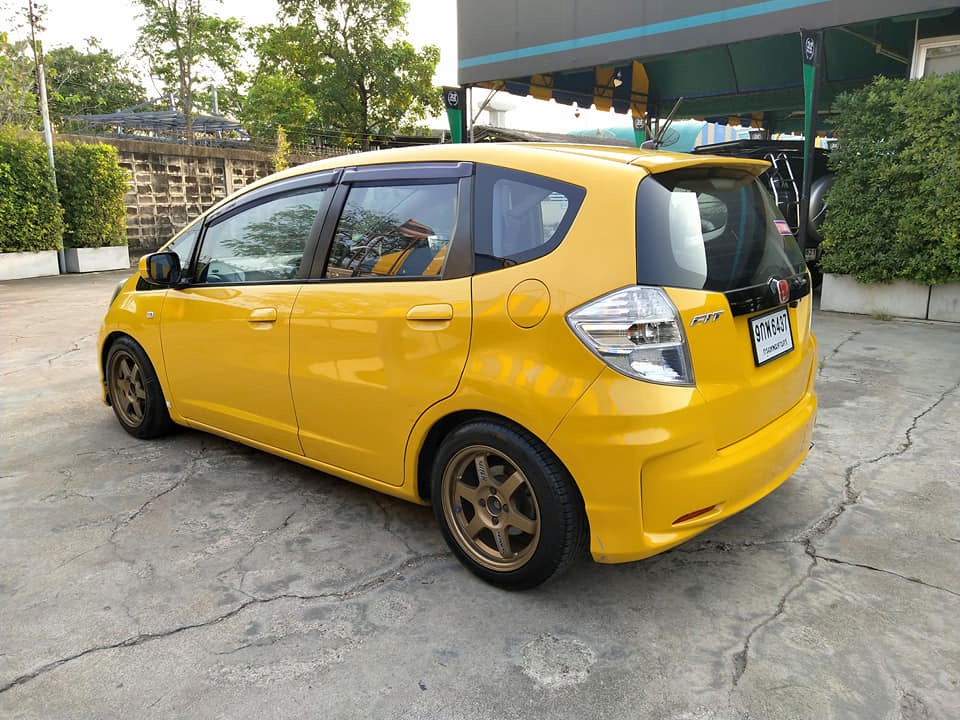 Honda Jazz GE ปี 2010 สีเหลือง (รูปที่ 3)