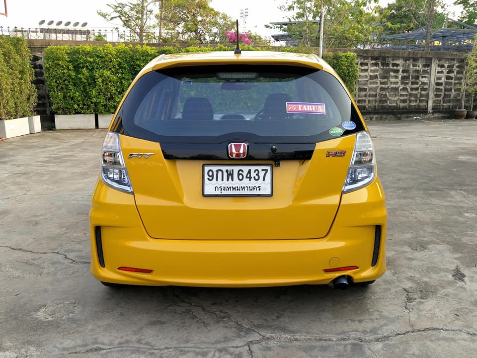 Honda Jazz GE ปี 2010 สีเหลือง (รูปที่ 12)