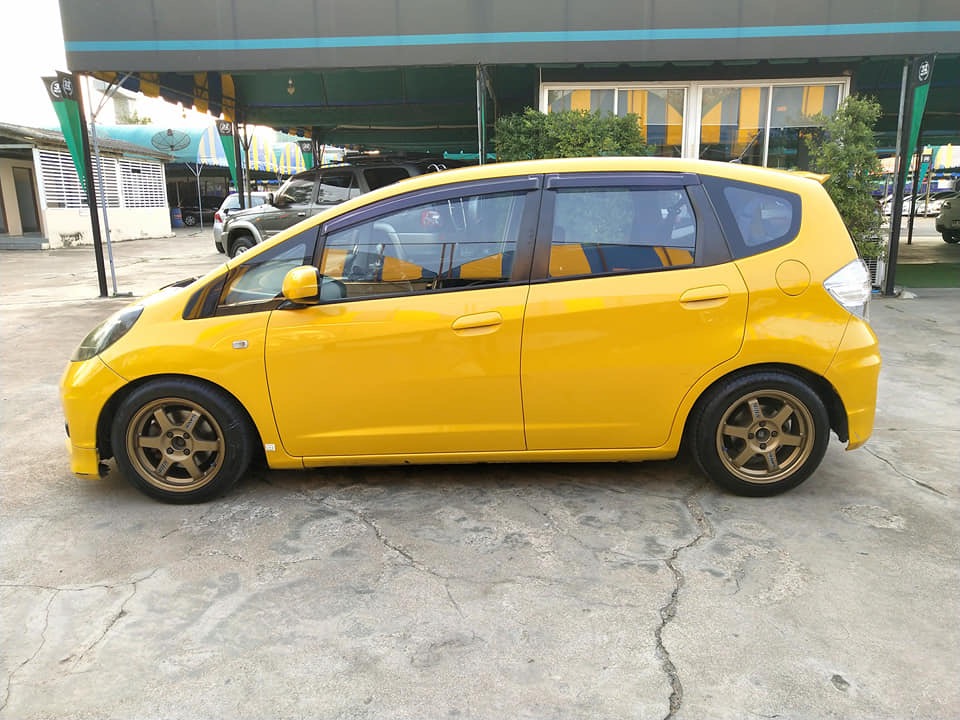 Honda Jazz GE ปี 2010 สีเหลือง (รูปที่ 9)