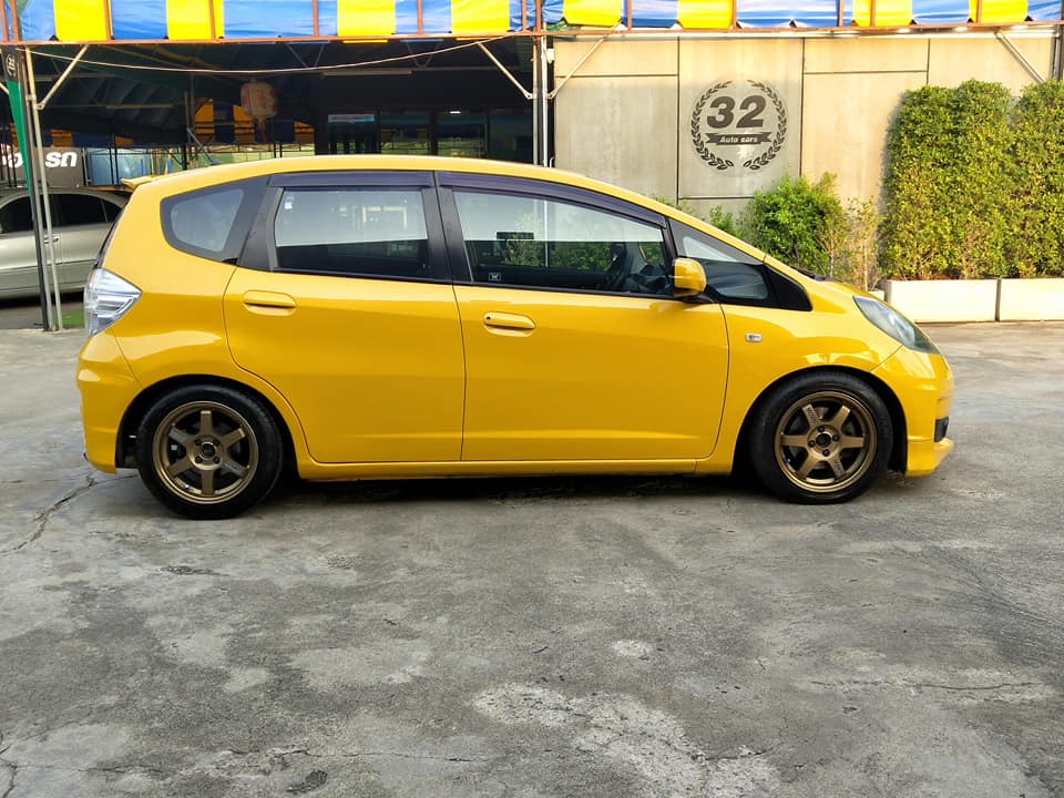 Honda Jazz GE ปี 2010 สีเหลือง (รูปที่ 10)