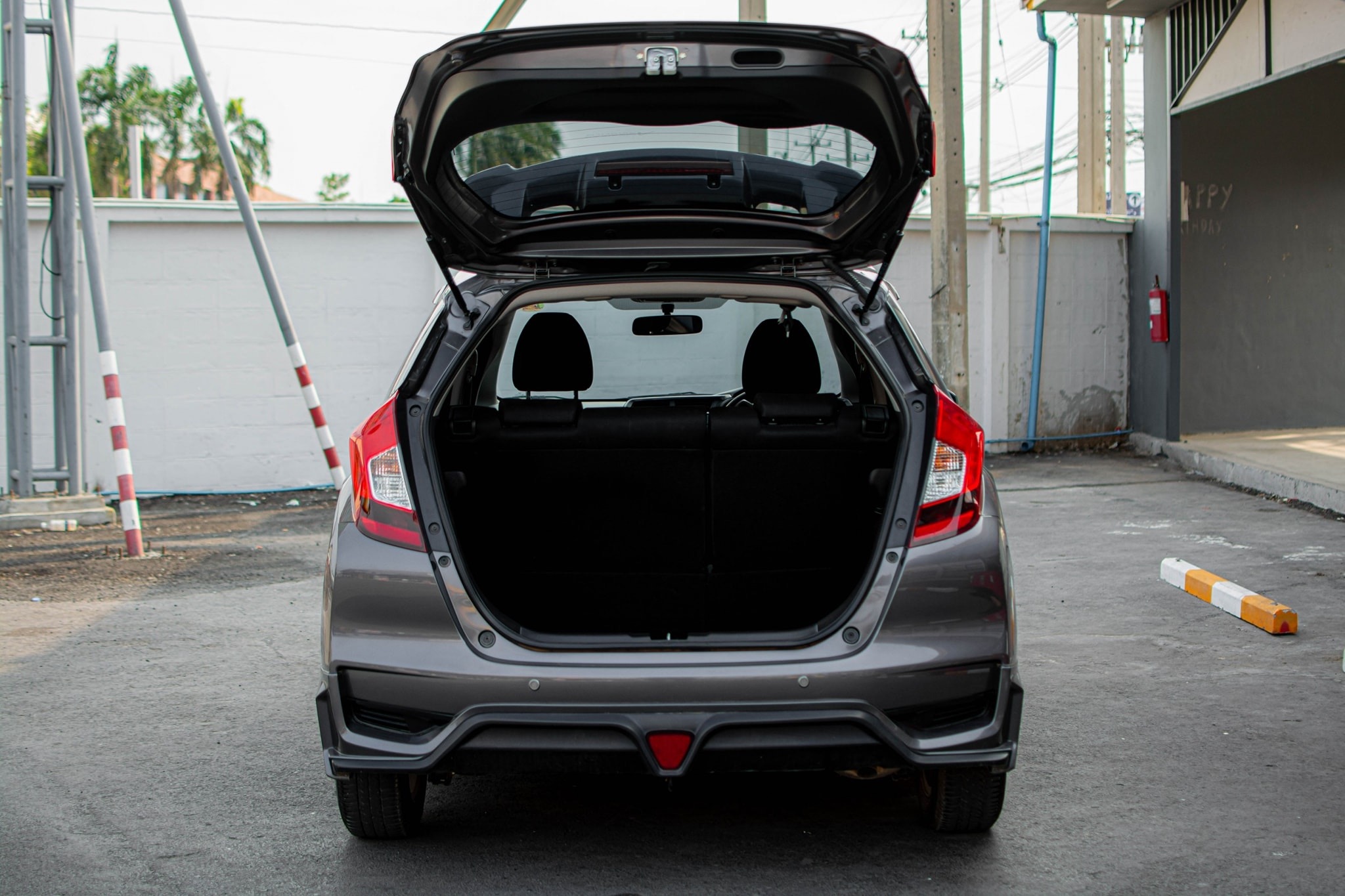 Honda Jazz GK ปี 2015 สีเทา (รูปที่ 6)