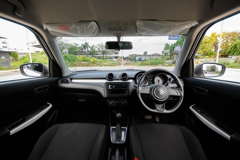 Suzuki Swift ปี 2018 สีขาว (รูปที่ 8)