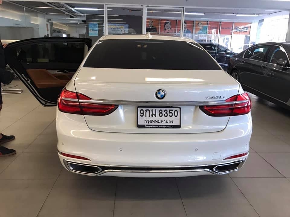 BMW 7 Series Gen6 G12 740Li ปี 2016 สีขาว (รูปที่ 2)