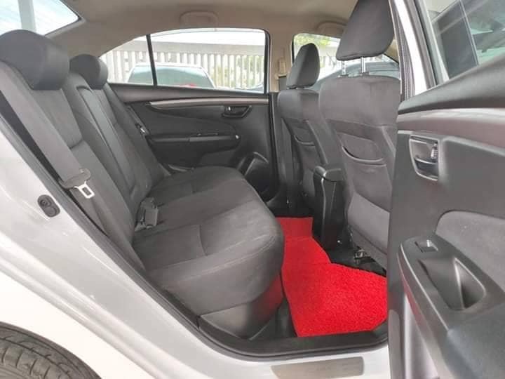 Suzuki Ciaz ปี 2017 สีขาว (รูปที่ 10)