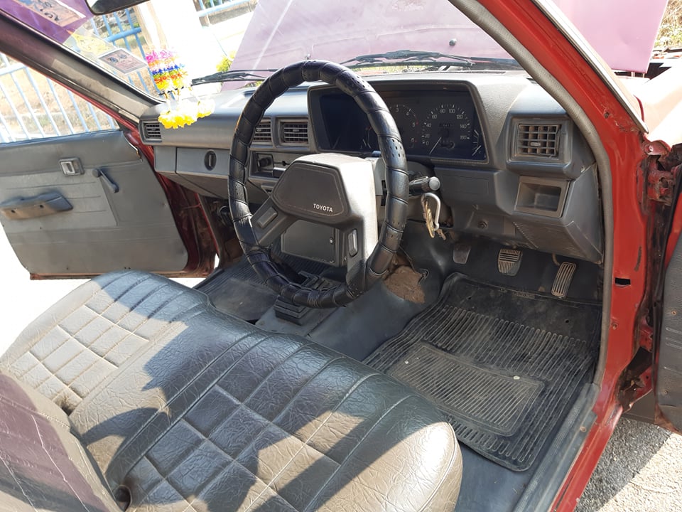 Toyota Hilux Hero ปี 1970 สีแดง (รูปที่ 12)