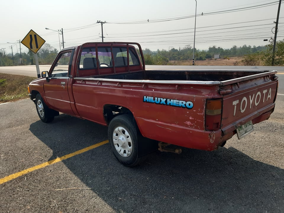 Toyota Hilux Hero ปี 1970 สีแดง (รูปที่ 5)