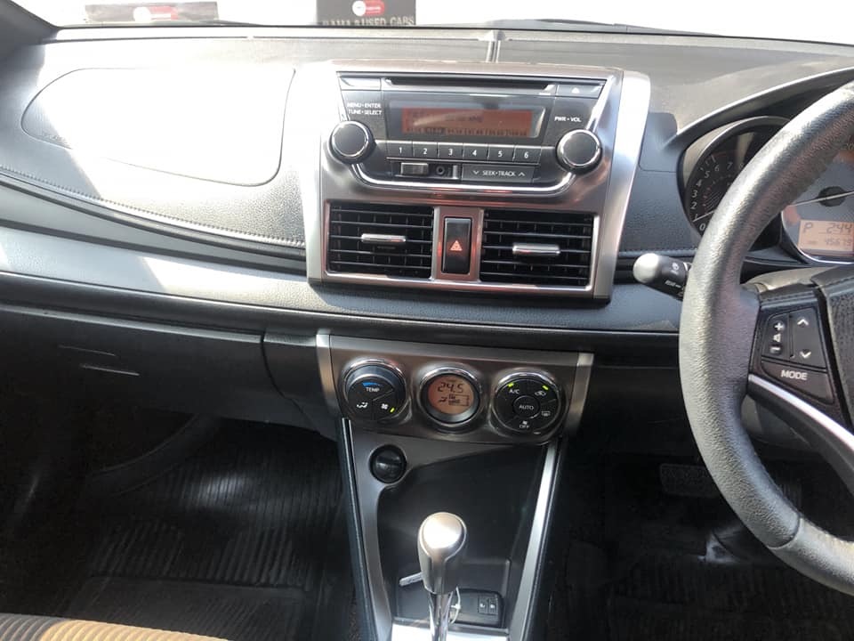 Toyota Yaris ปี 2015 สีดำ (รูปที่ 15)