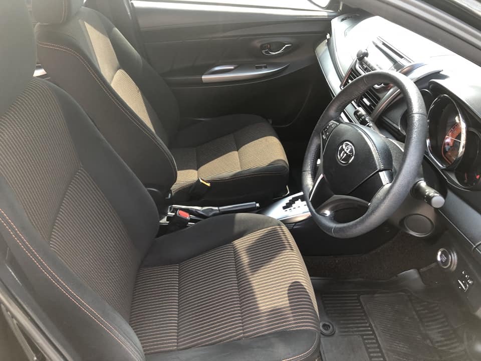 Toyota Yaris ปี 2015 สีดำ (รูปที่ 10)