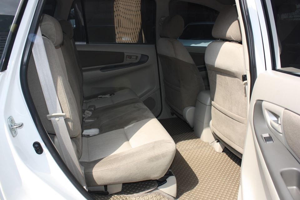 Toyota Innova ปี 2012 สีขาว (รูปที่ 13)