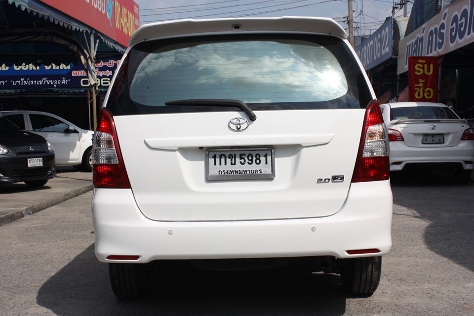 Toyota Innova ปี 2012 สีขาว (รูปที่ 5)