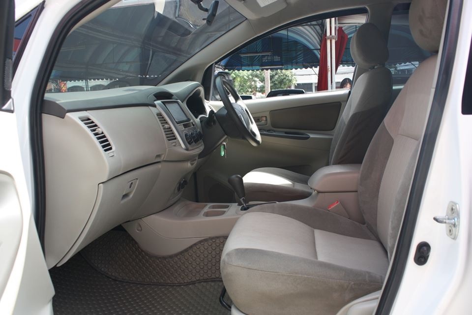 Toyota Innova ปี 2012 สีขาว (รูปที่ 15)