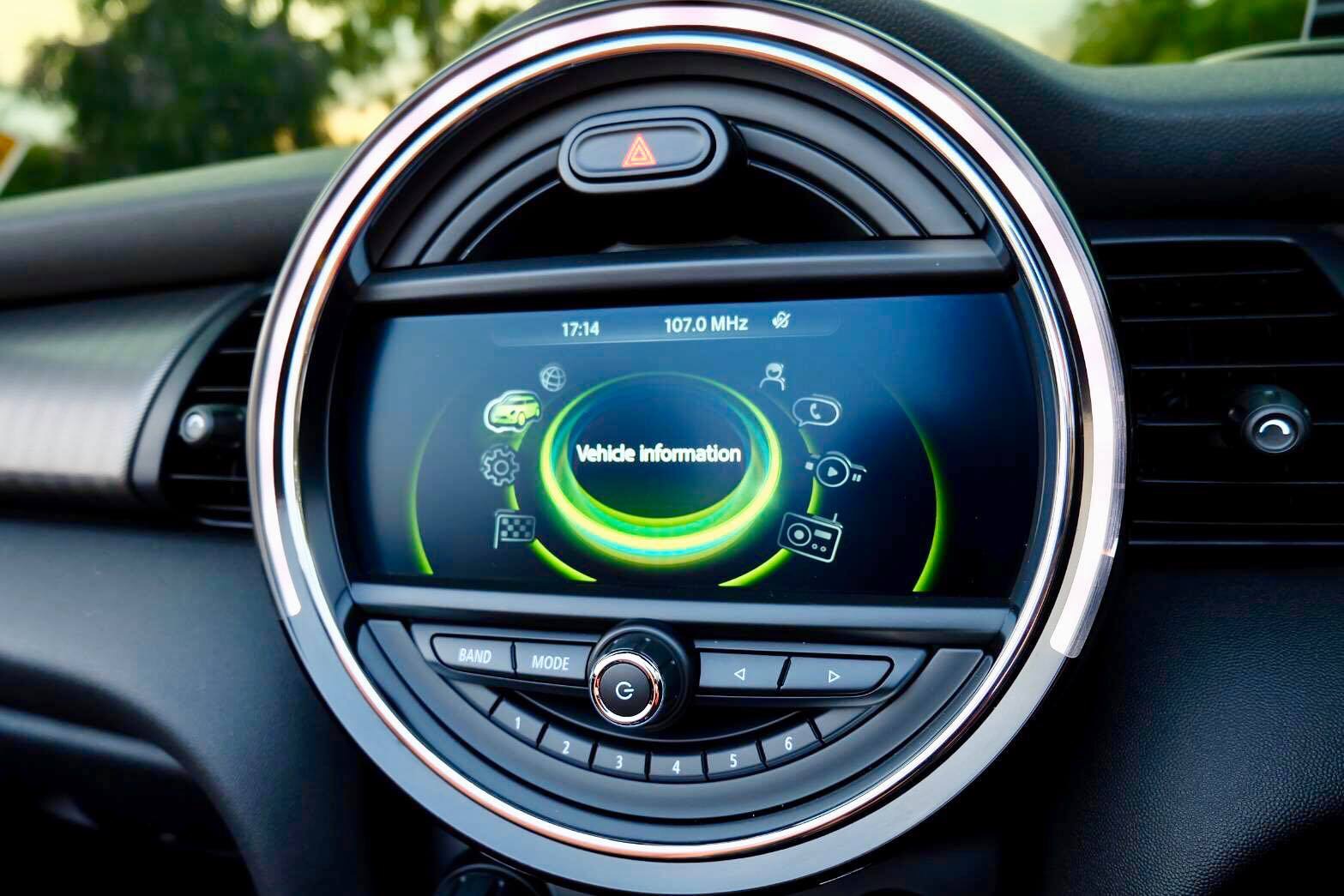 Mini Hatch (Cooper) Gen3 F57 (Convertible) ปี 2019 สีแดง (รูปที่ 12)