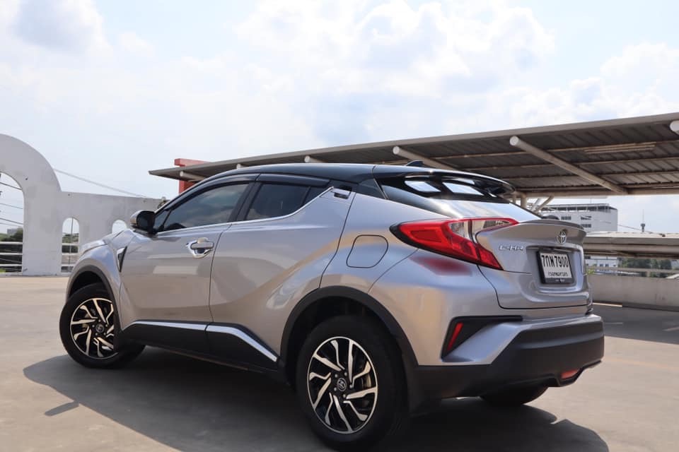 Toyota C-HR ปี 2018 สีเงิน (รูปที่ 15)