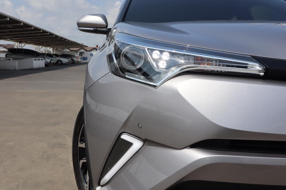 Toyota C-HR ปี 2018 สีเงิน (รูปที่ 14)