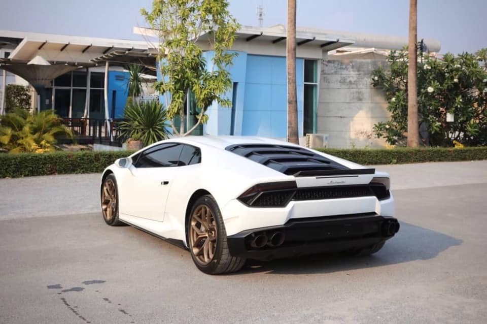 Lamborghini Huracan ปี 2017 สีขาว