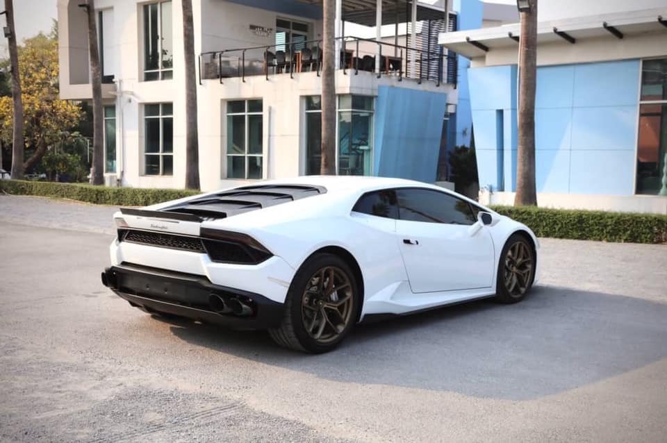 Lamborghini Huracan ปี 2017 สีขาว