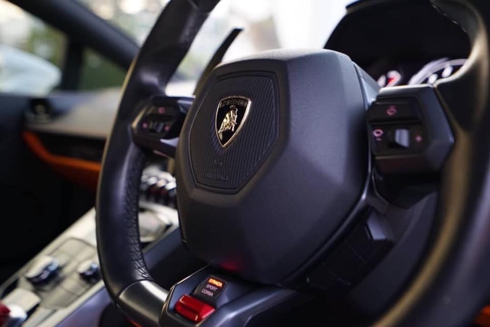 Lamborghini Huracan ปี 2017 สีขาว