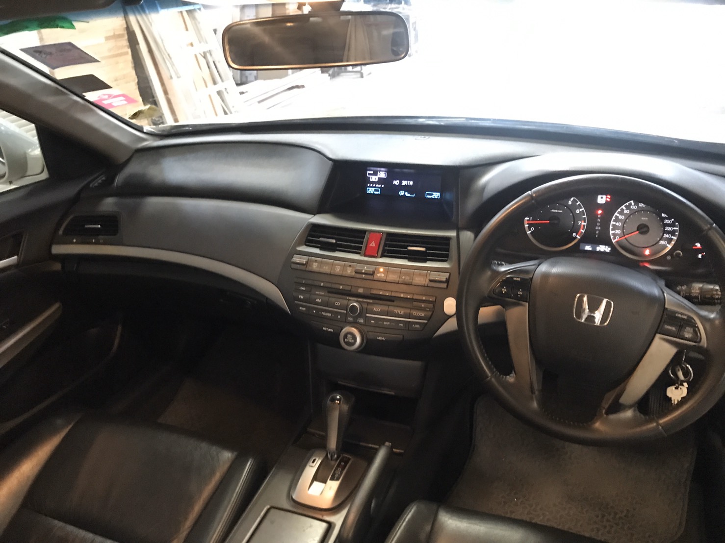 Honda Accord Gen 8 ปี 2010 สีขาว (รูปที่ 4)