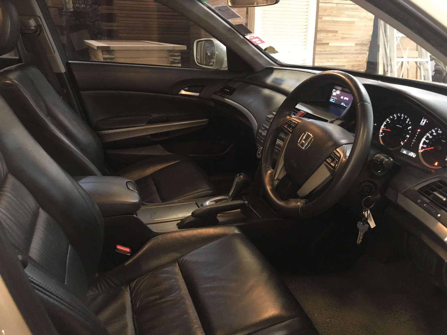 Honda Accord Gen 8 ปี 2010 สีขาว (รูปที่ 5)