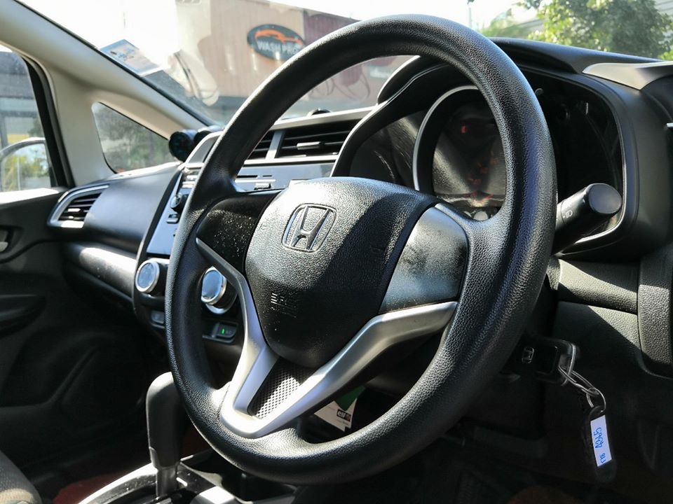 Honda Jazz GK ปี 2014 สีขาว (รูปที่ 8)