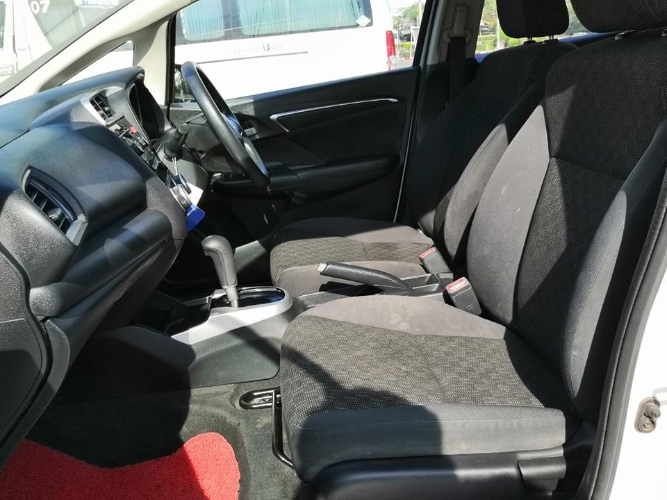 Honda Jazz GK ปี 2014 สีขาว (รูปที่ 15)
