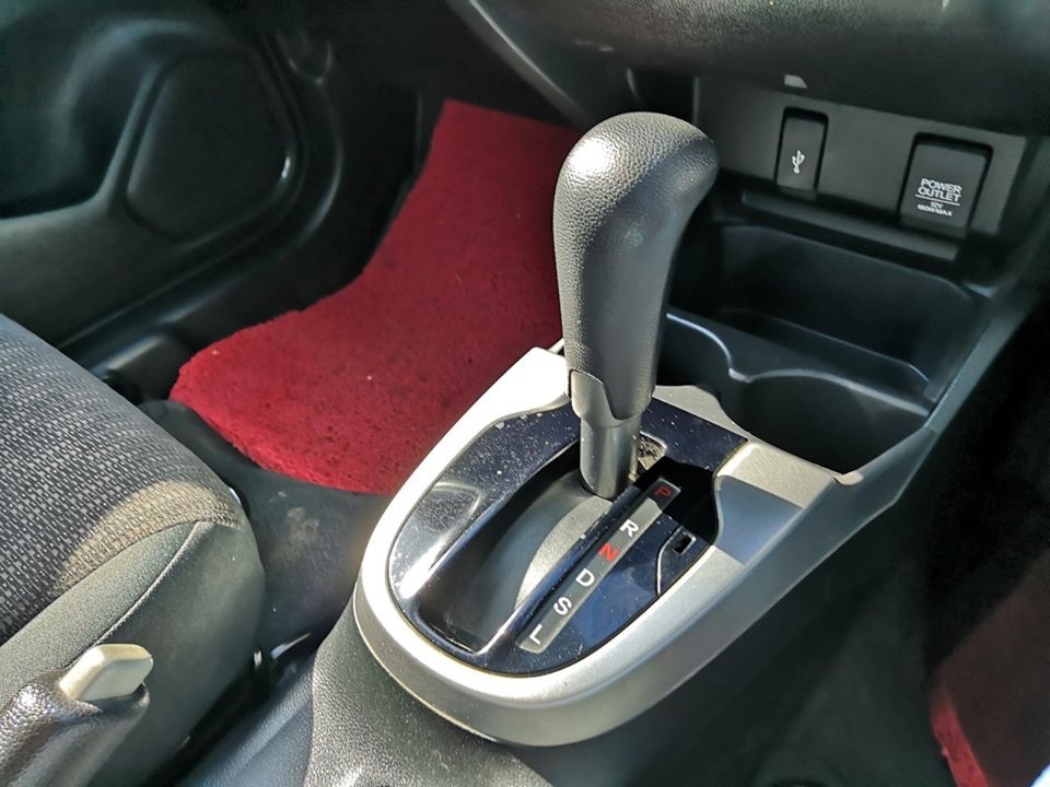 Honda Jazz GK ปี 2014 สีขาว (รูปที่ 10)