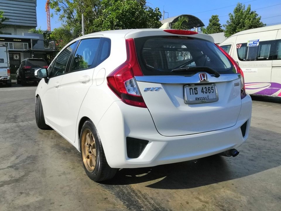 Honda Jazz GK ปี 2014 สีขาว