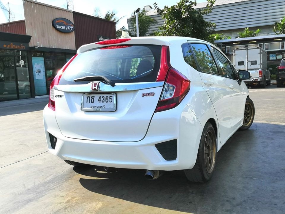 Honda Jazz GK ปี 2014 สีขาว