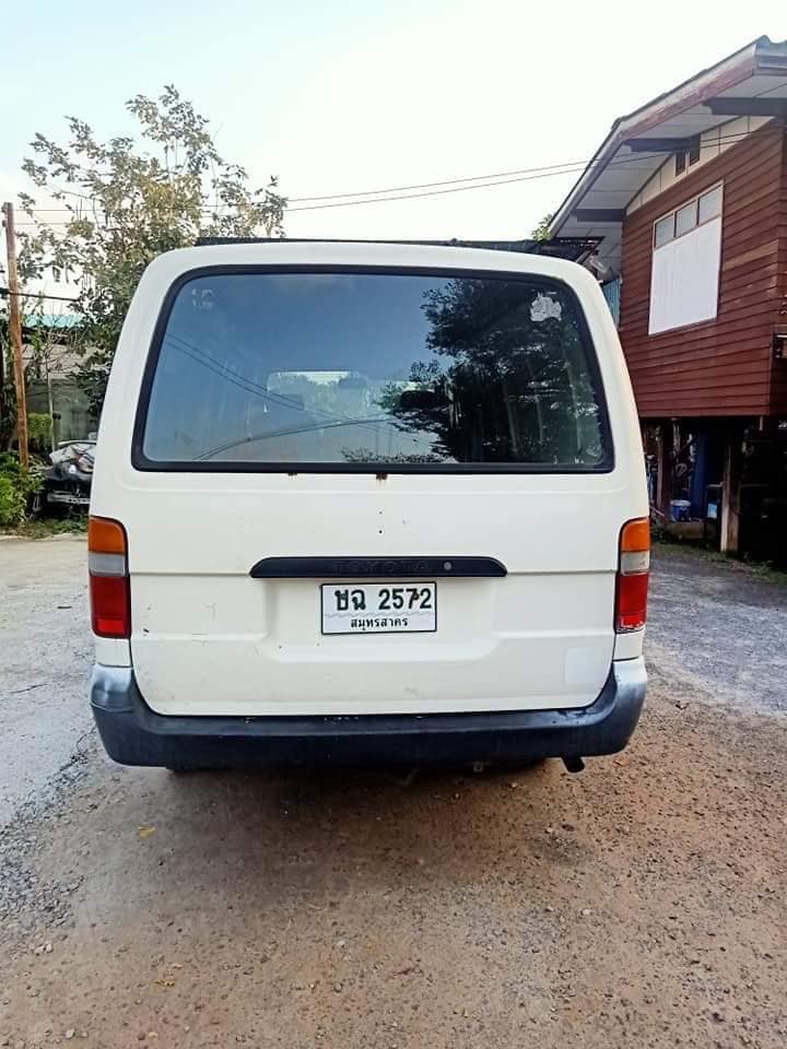 Toyota HiAce ตู้ทึบ ปี 2003 สีขาว (รูปที่ 6)