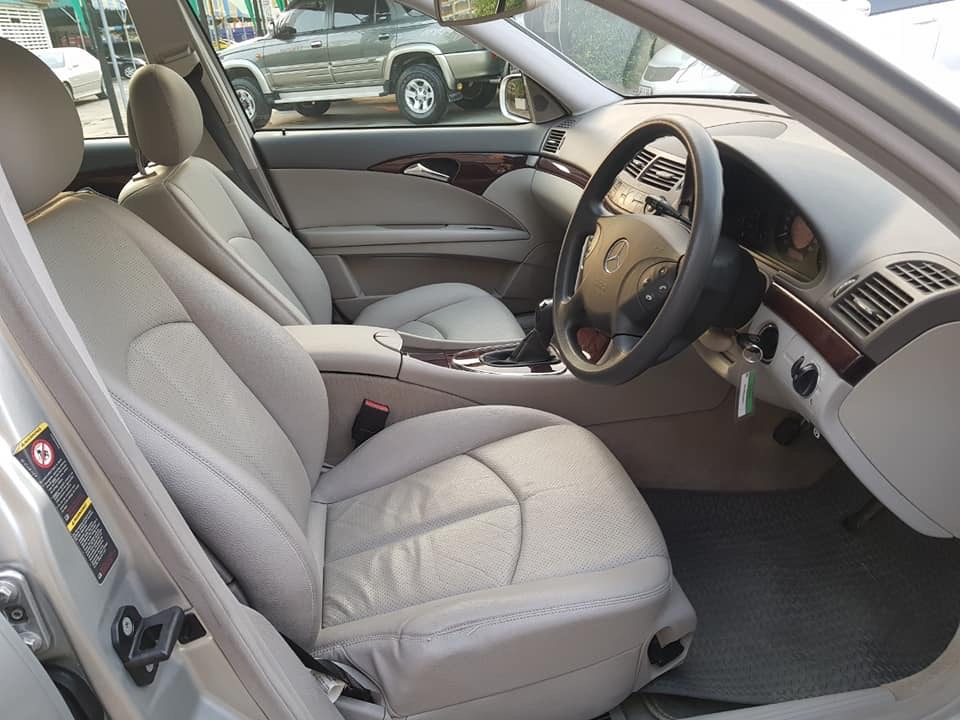 Mercedes-Benz E-Class W211 E220 ปี 2003 สีเงิน (รูปที่ 11)