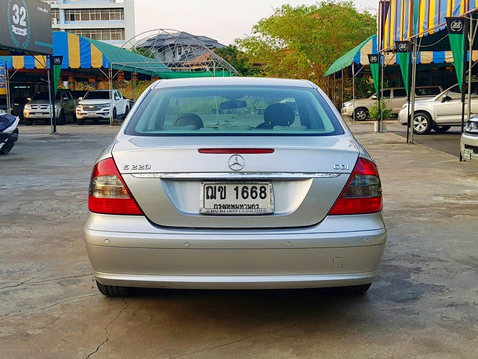 Mercedes-Benz E-Class W211 E220 ปี 2003 สีเงิน (รูปที่ 13)