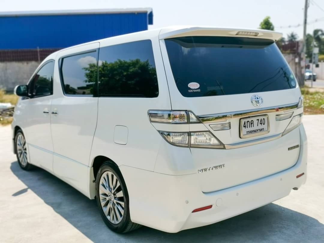 Toyota Vellfire ปี 2015 สีขาว