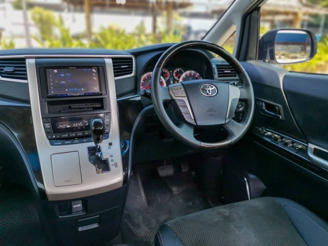 Toyota Vellfire ปี 2015 สีขาว (รูปที่ 12)
