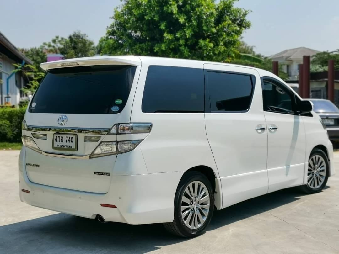 Toyota Vellfire ปี 2015 สีขาว