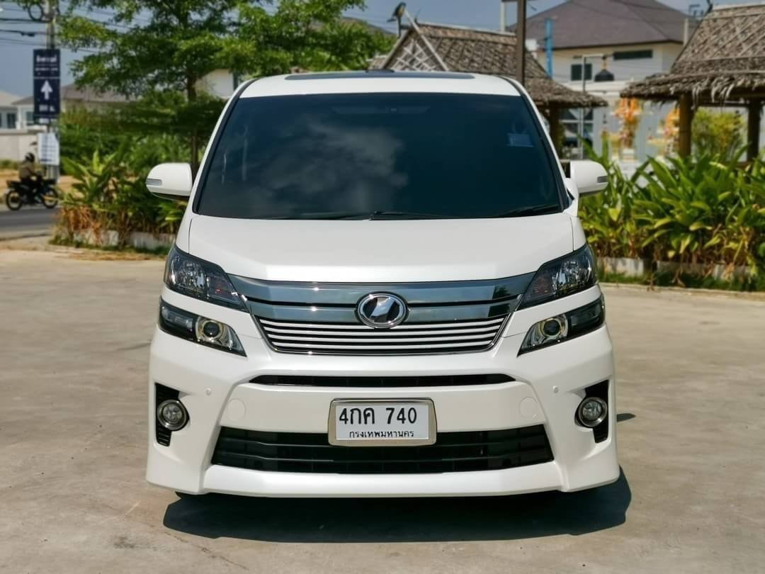 Toyota Vellfire ปี 2015 สีขาว