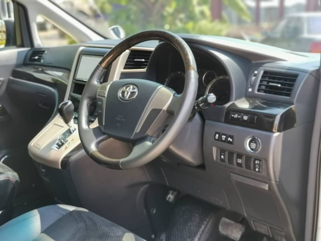 Toyota Vellfire ปี 2015 สีขาว (รูปที่ 13)