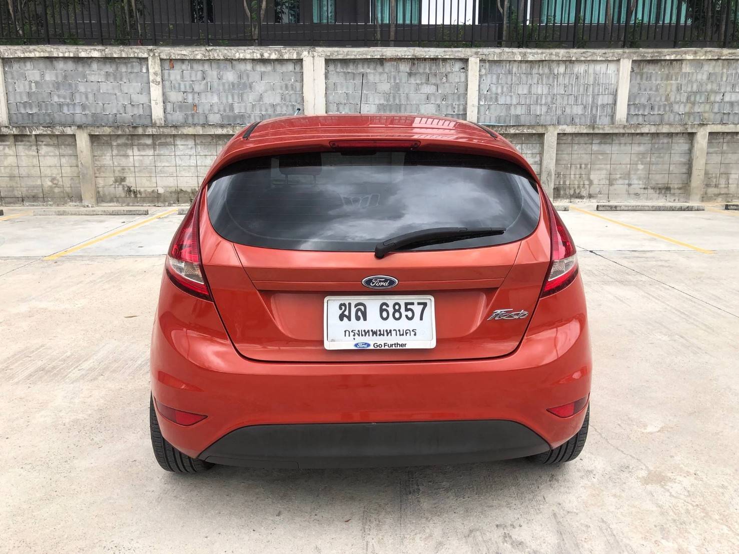 Ford Fiesta ปี 2012 สีแดง (รูปที่ 5)