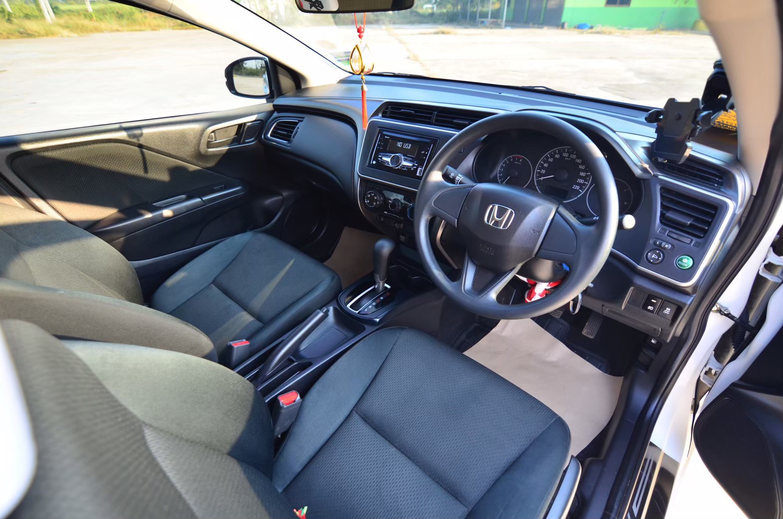 Honda City ปี 2018 สีขาว (รูปที่ 8)