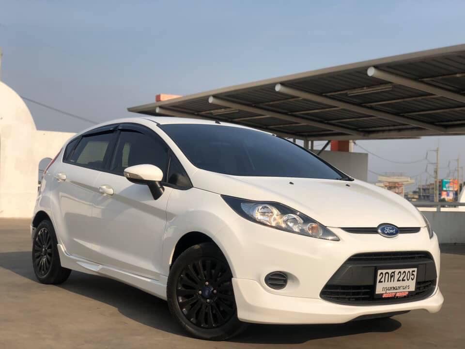 Ford Fiesta ปี 2013 สีขาว (รูปที่ 2)