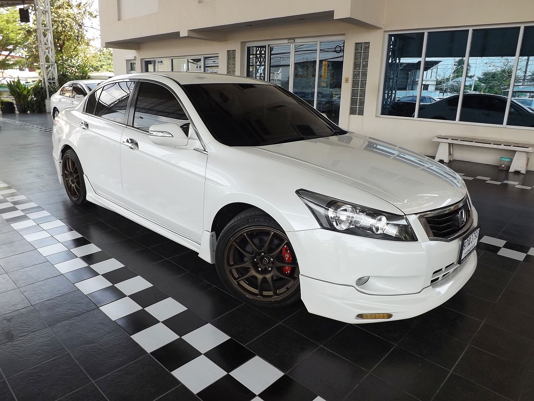 Honda Accord Gen 8 ปี 2010 สีขาว