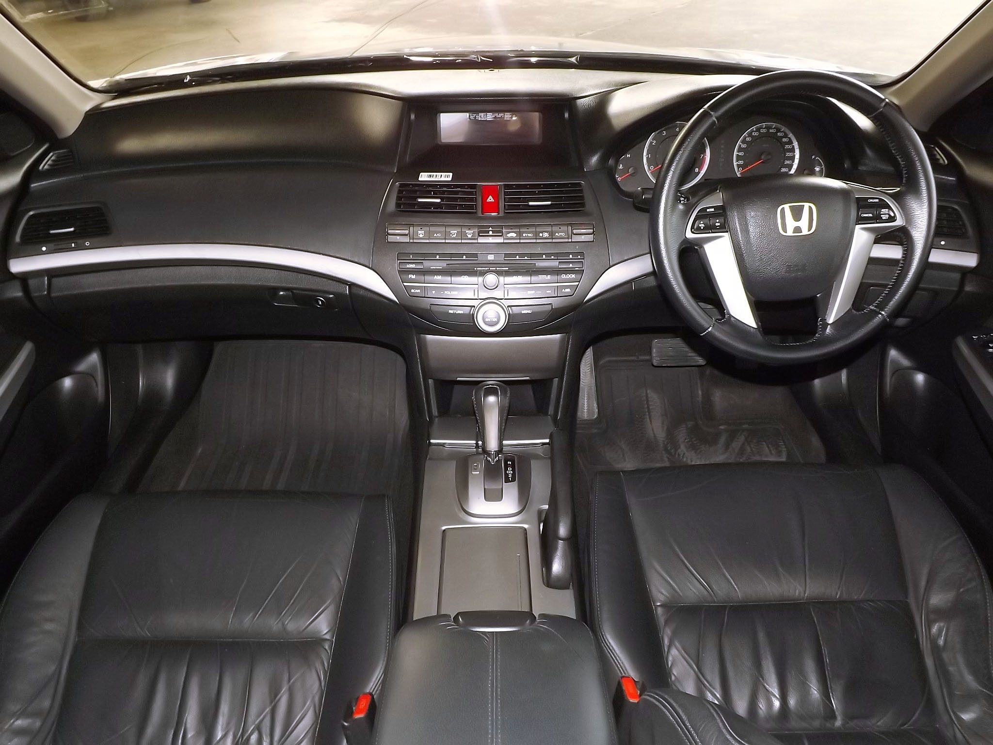 Honda Accord Gen 8 ปี 2010 สีขาว (รูปที่ 8)