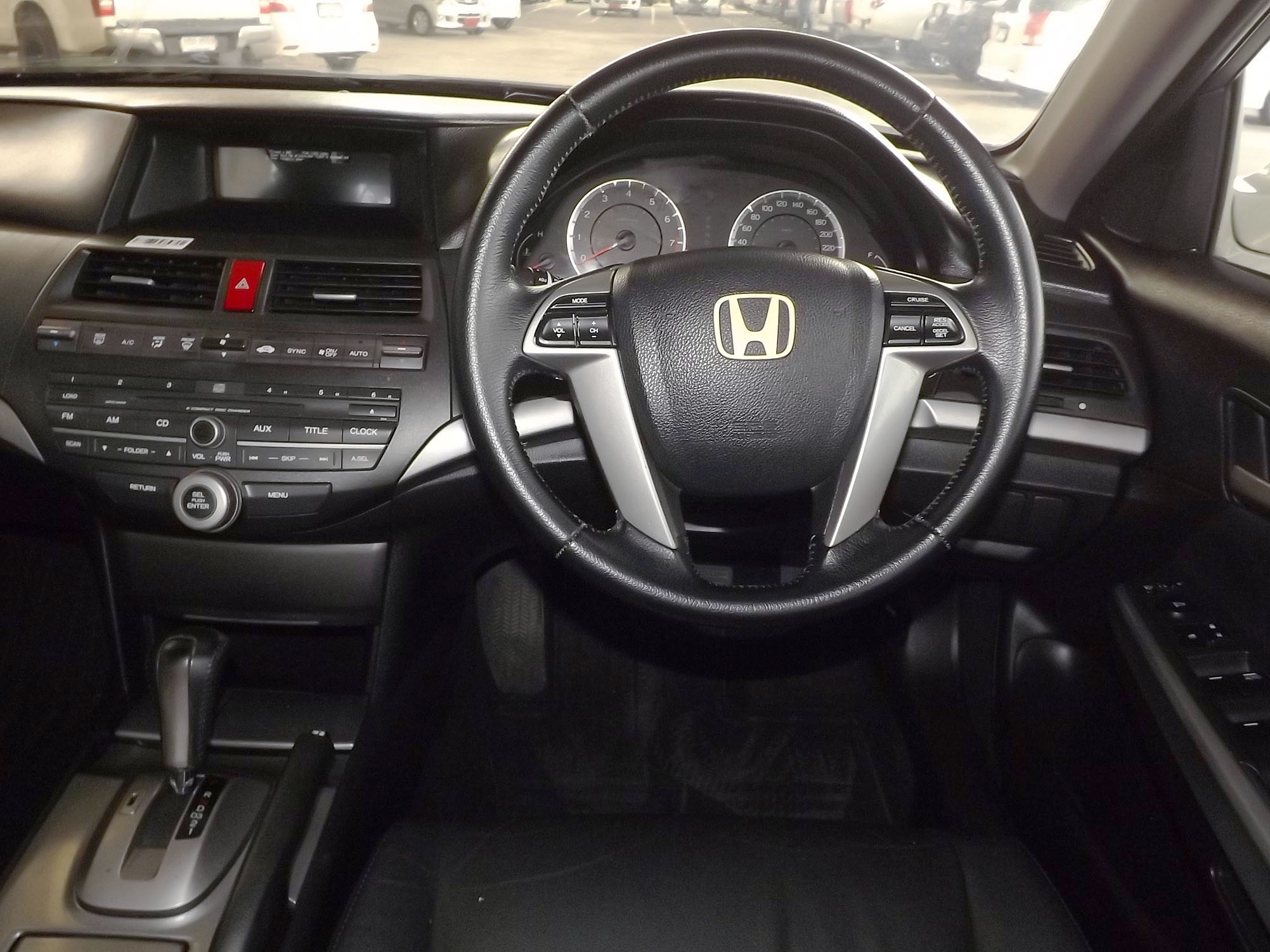 Honda Accord Gen 8 ปี 2010 สีขาว (รูปที่ 10)