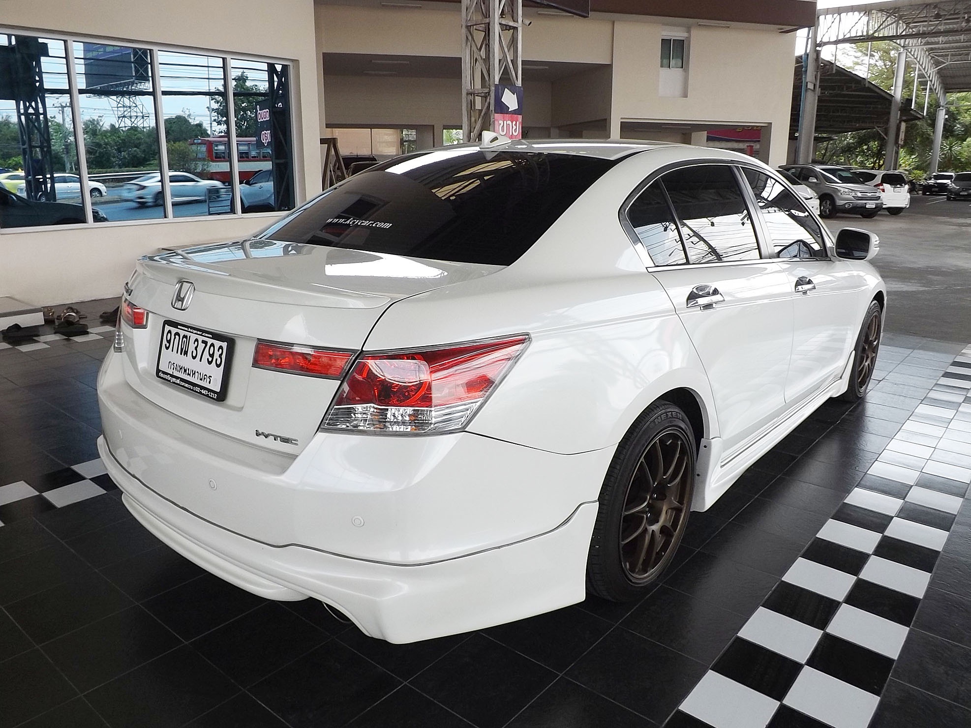 Honda Accord Gen 8 ปี 2010 สีขาว (รูปที่ 7)